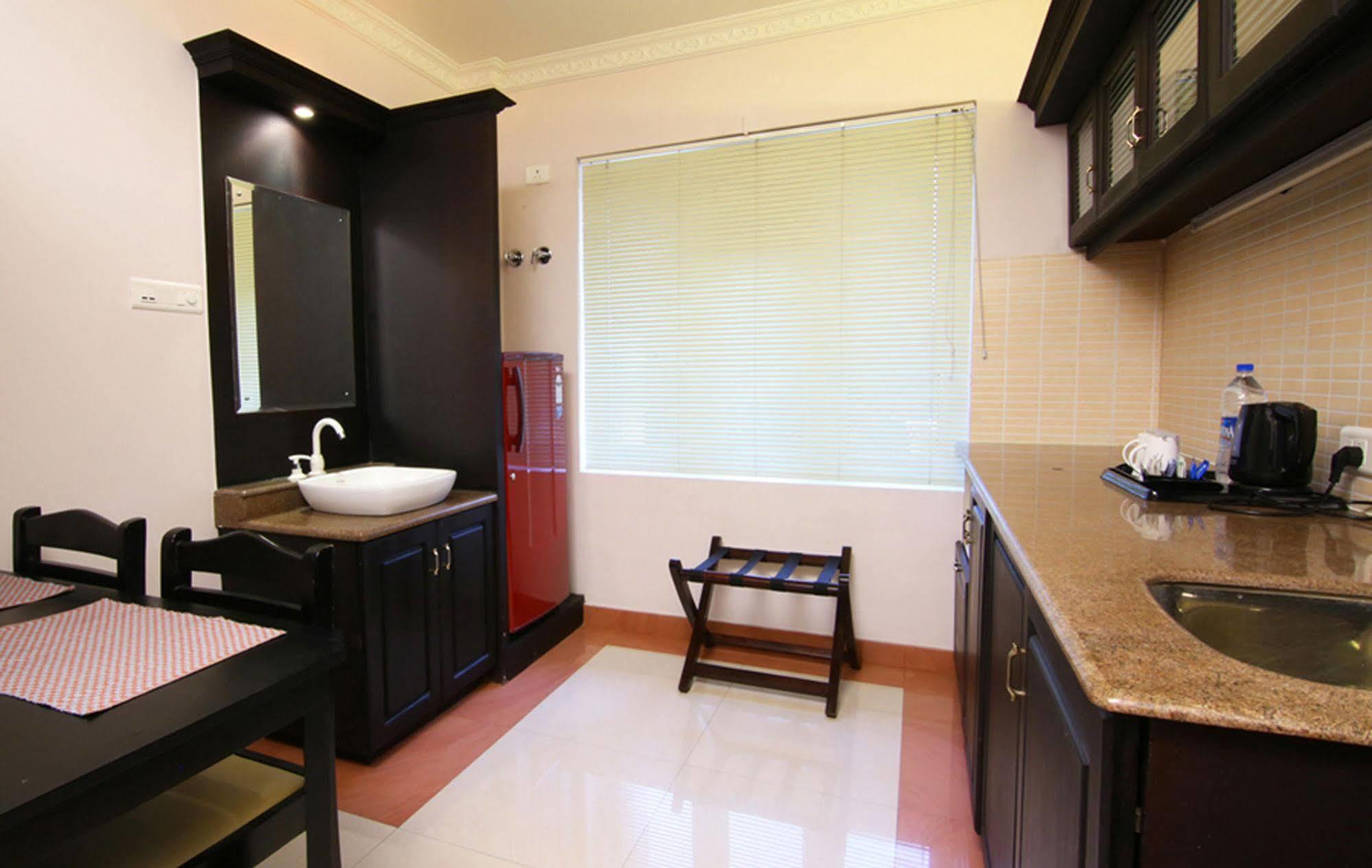 Atlas Airport Hotel Apartment เนดุมบัสเซรี ภายนอก รูปภาพ