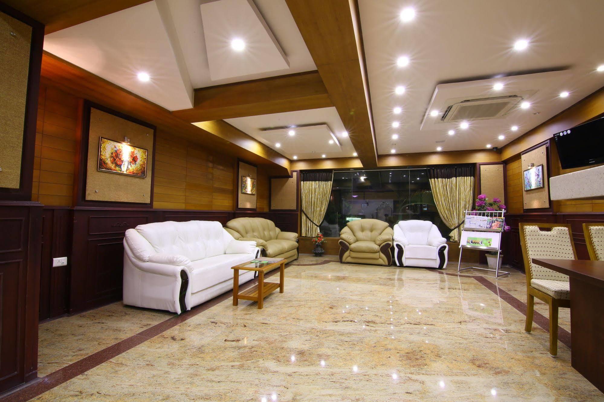 Atlas Airport Hotel Apartment เนดุมบัสเซรี ภายนอก รูปภาพ