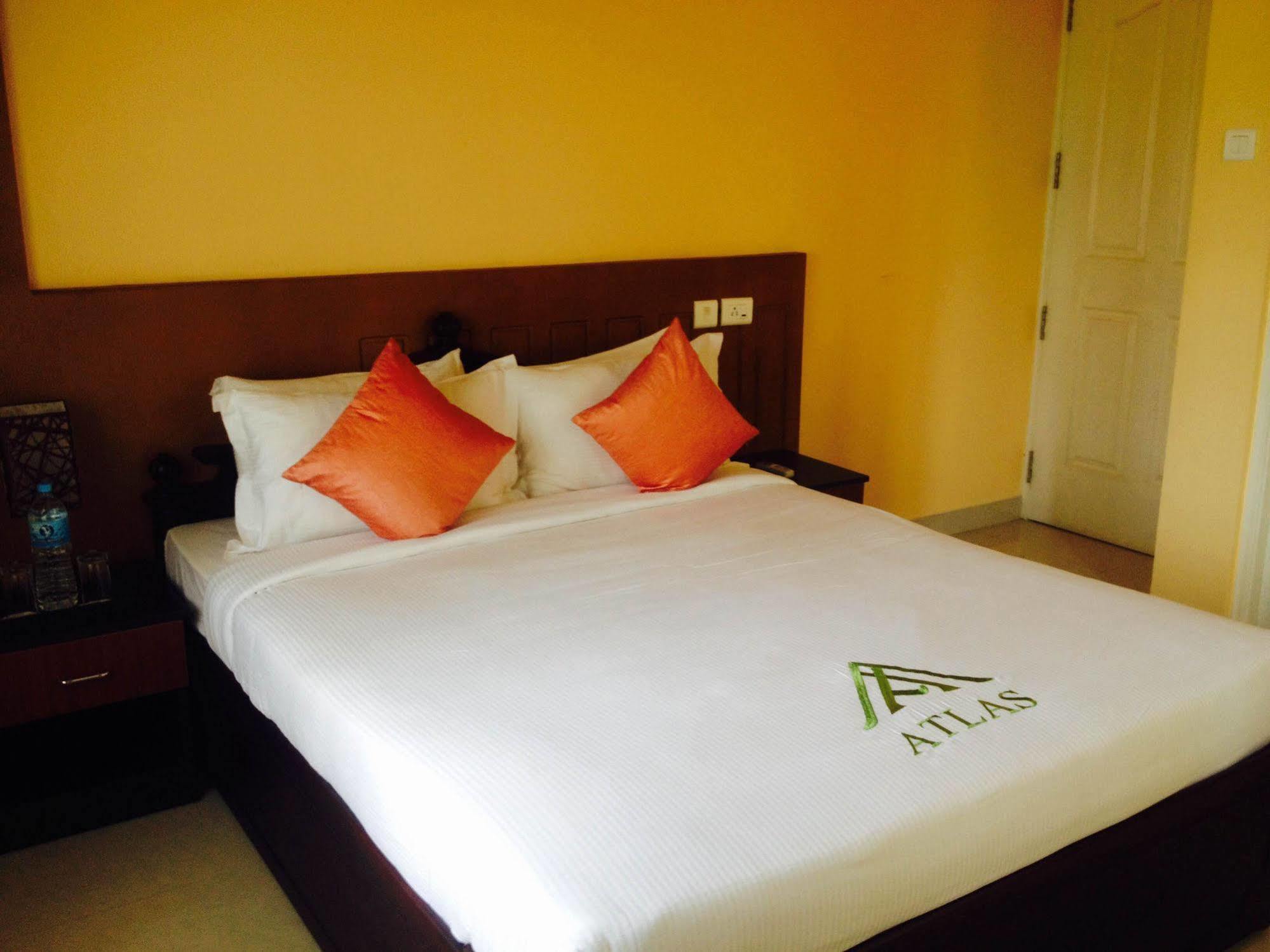 Atlas Airport Hotel Apartment เนดุมบัสเซรี ภายนอก รูปภาพ