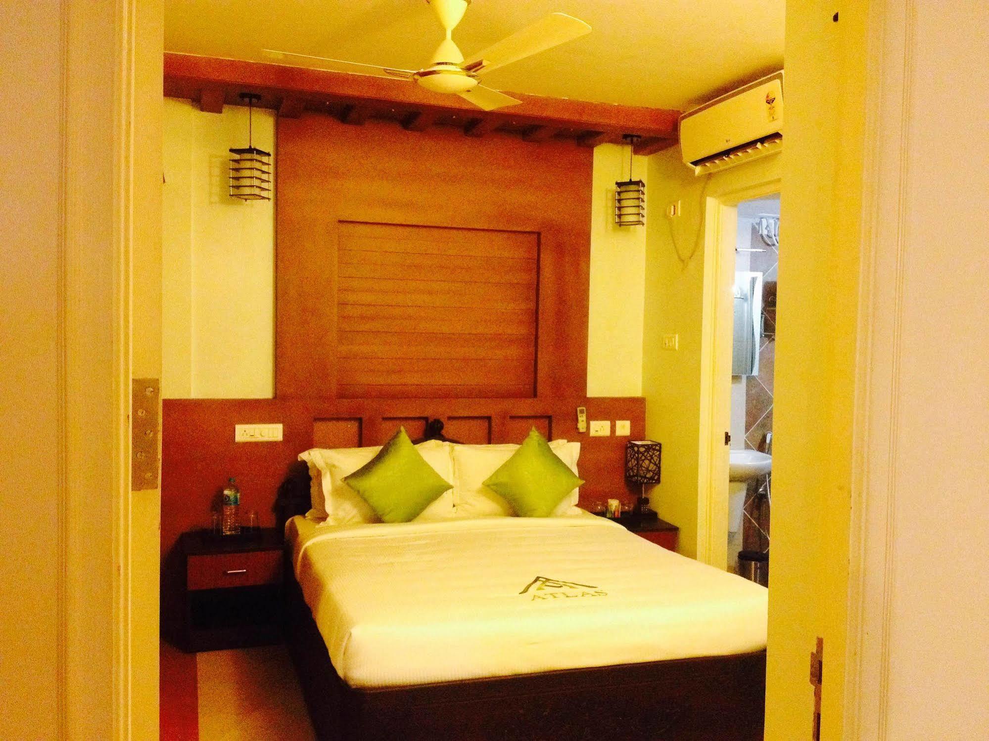 Atlas Airport Hotel Apartment เนดุมบัสเซรี ภายนอก รูปภาพ