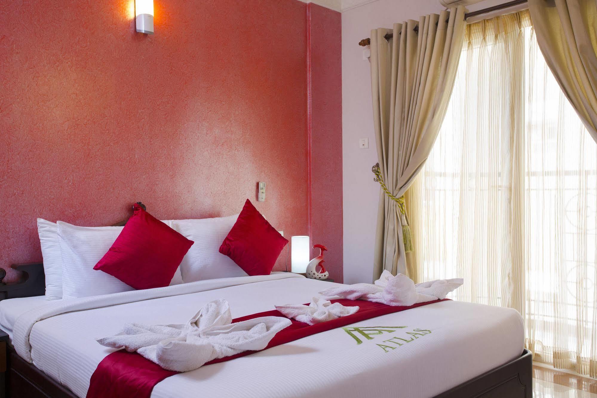 Atlas Airport Hotel Apartment เนดุมบัสเซรี ภายนอก รูปภาพ